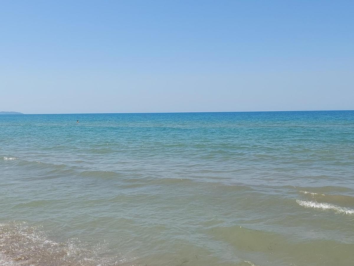 Golden Beach Apartments Durres Ngoại thất bức ảnh