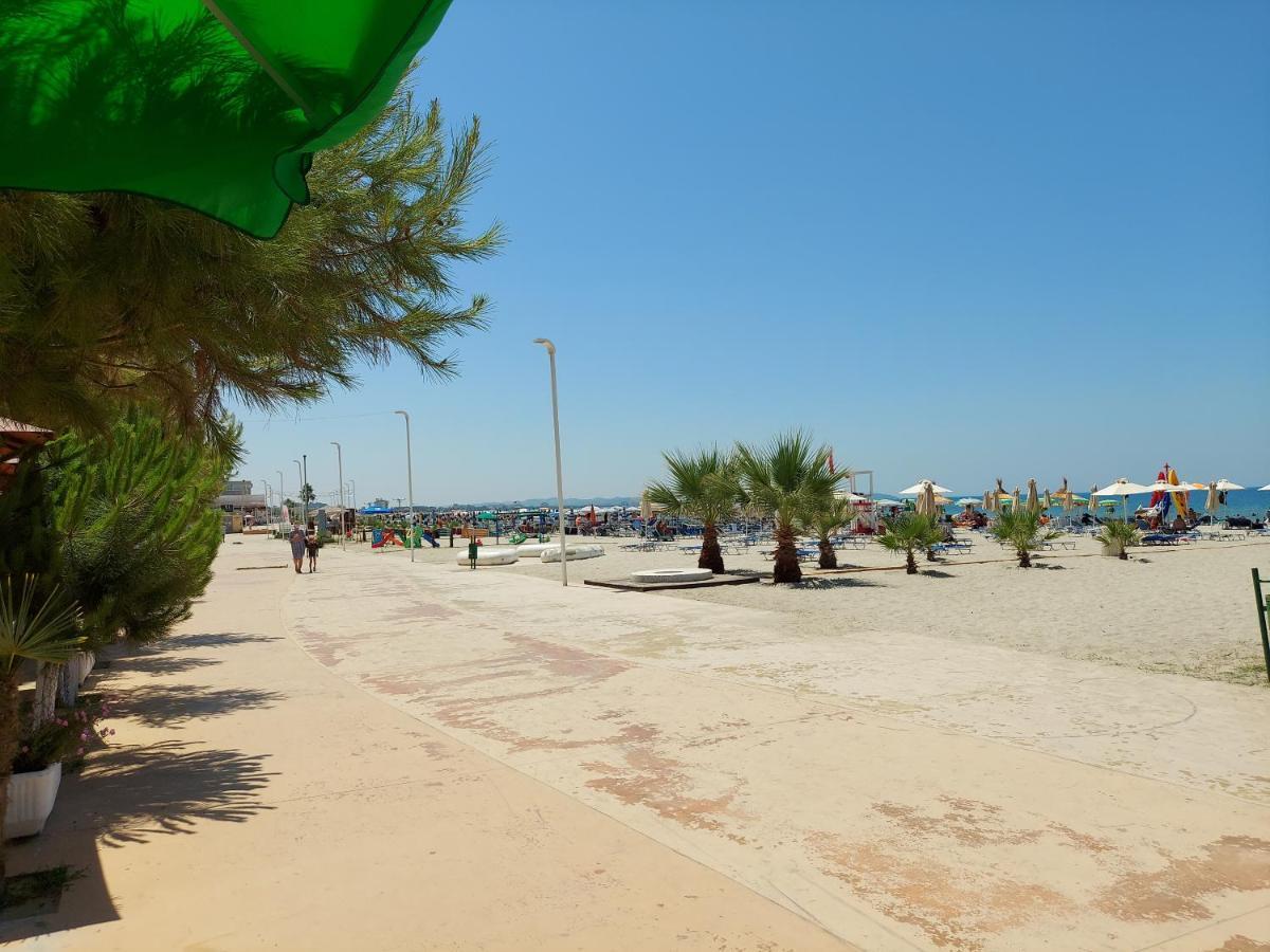 Golden Beach Apartments Durres Ngoại thất bức ảnh